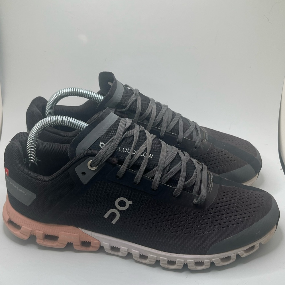 On Cloud Cloudflow Rock Rose Running Shoes 35.99234 (Women’s Size 8.5)